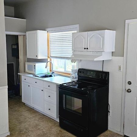 Fuller Lake Chemainus Motel Bagian luar foto