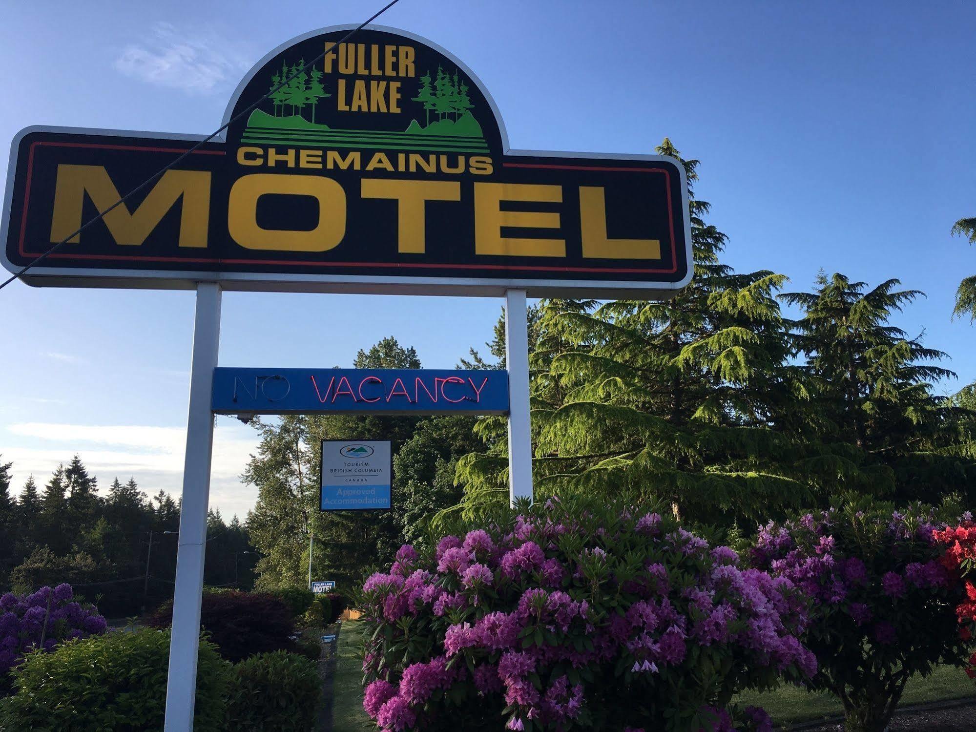 Fuller Lake Chemainus Motel Bagian luar foto
